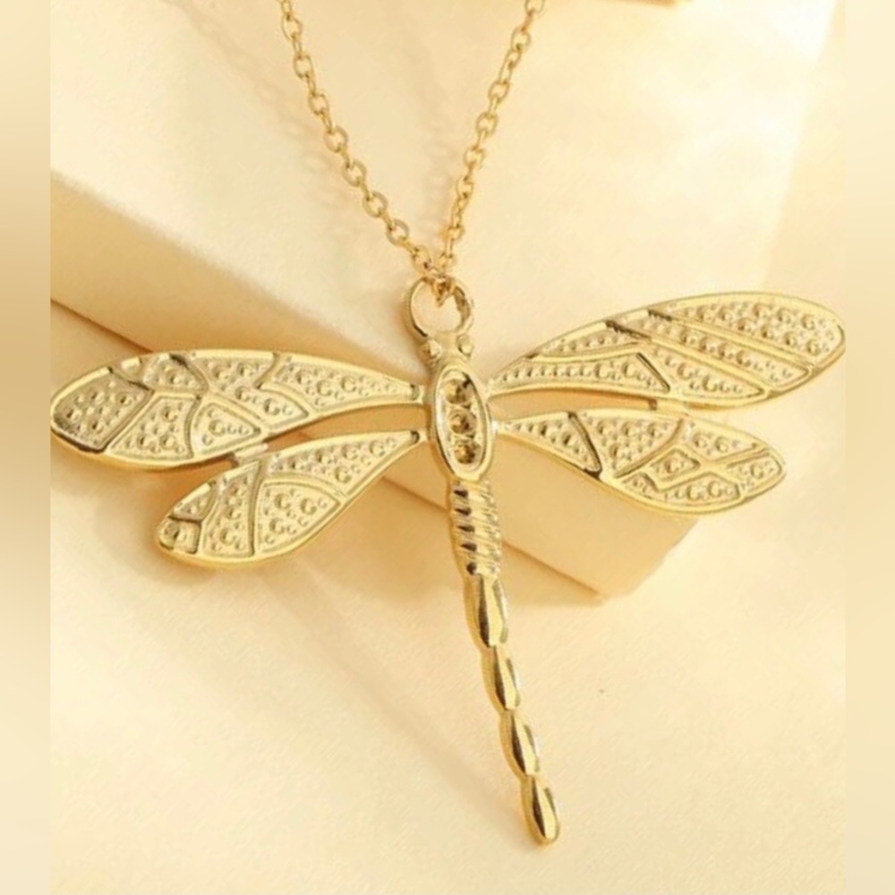 “Ornate Dragonfly” Damselfly Firefly Nymph Insect Studded Veined Wings Necklace - Picture 2 of 15
